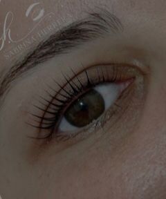 SABRINA HERRERA - CÍLIOS, DESIGNER DE SOBRANCELHAS E MAQUIAGEM